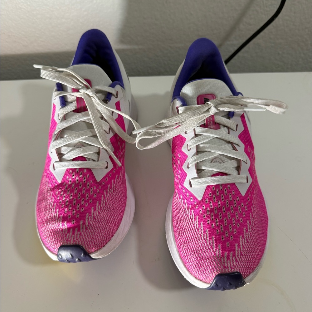 Nike Wmns Zoom Winflo 6 'White Fuchsia'
Nike / 
Sneakers / - Picture 3 of 9